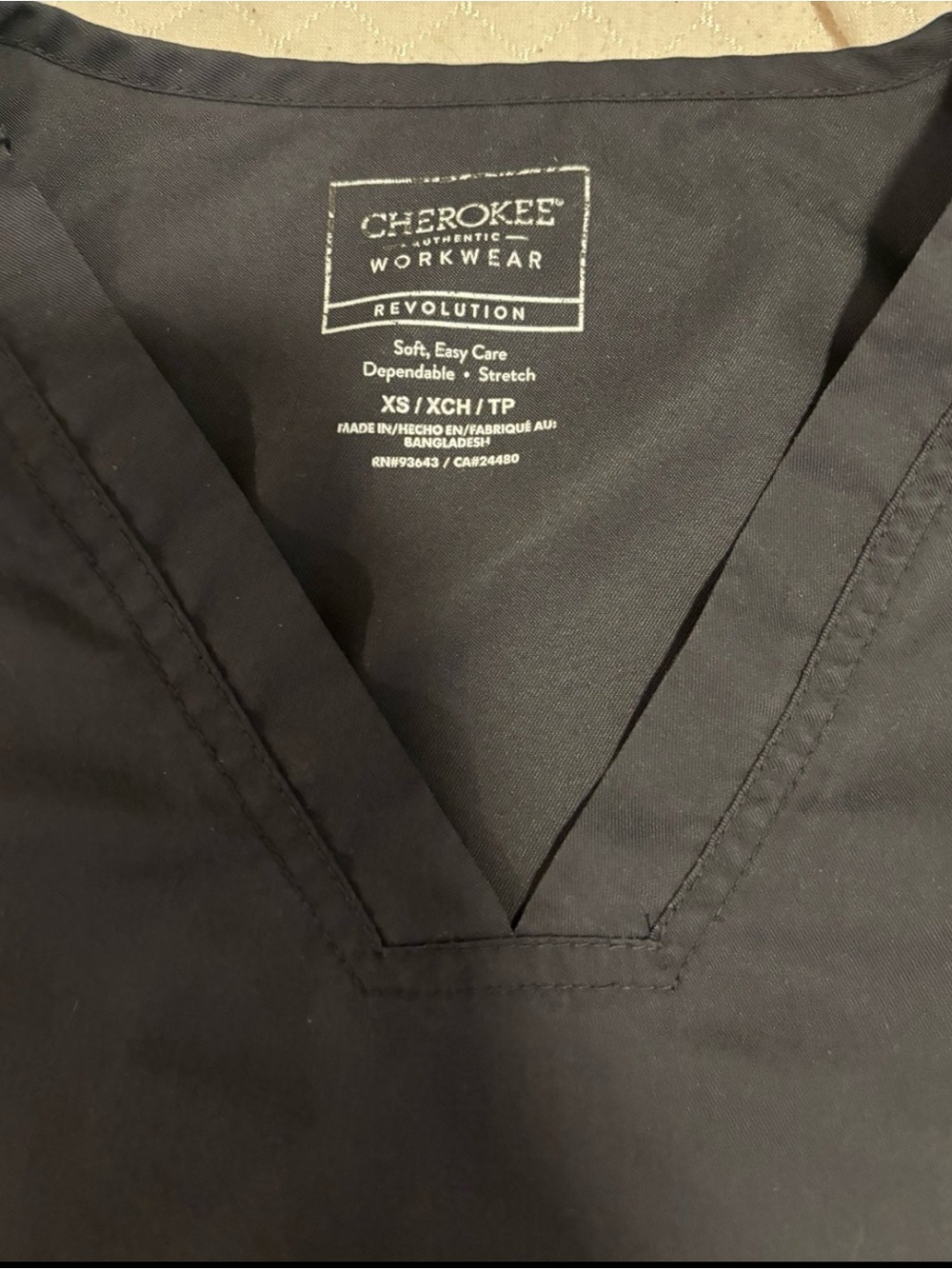Cherokee Scrub Top - Picture 2 of 4